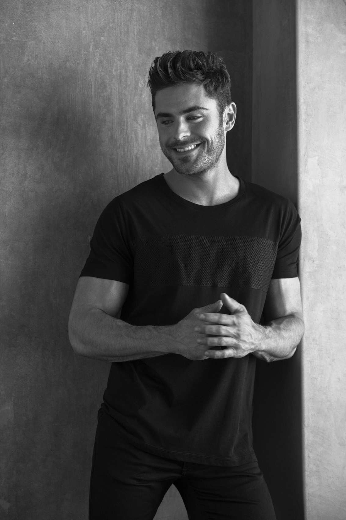 20160728_JR_ZacEfron_0649B_flat_web